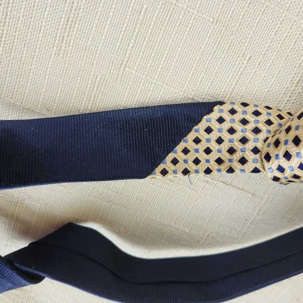 Vintage Tommy Hilfiger 100% Silk Necktie, Navy & Blue Diamond on Gold Background